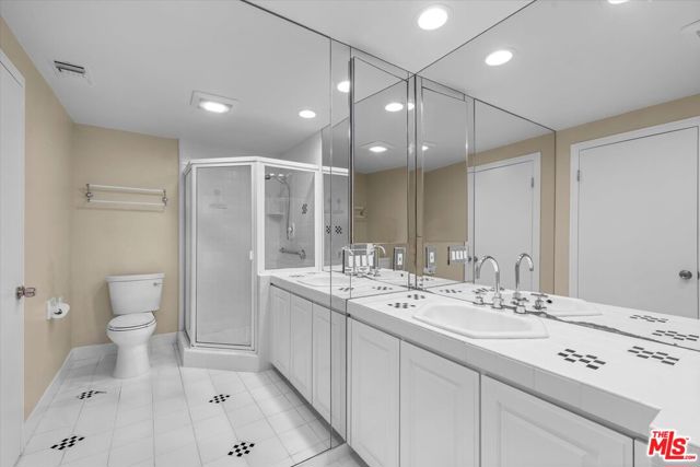 1333 S Beverly Glen Boulevard, Los Angeles CA: https://media.crmls.org/mediaz/6801635b-2f48-42e0-bec0-94c001603d83.jpg