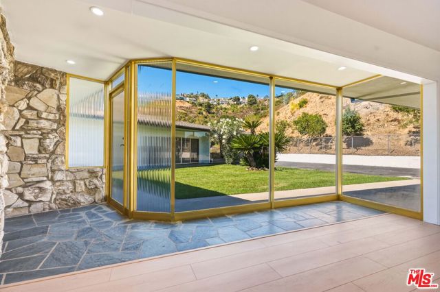 1682 Larco Way photo 15