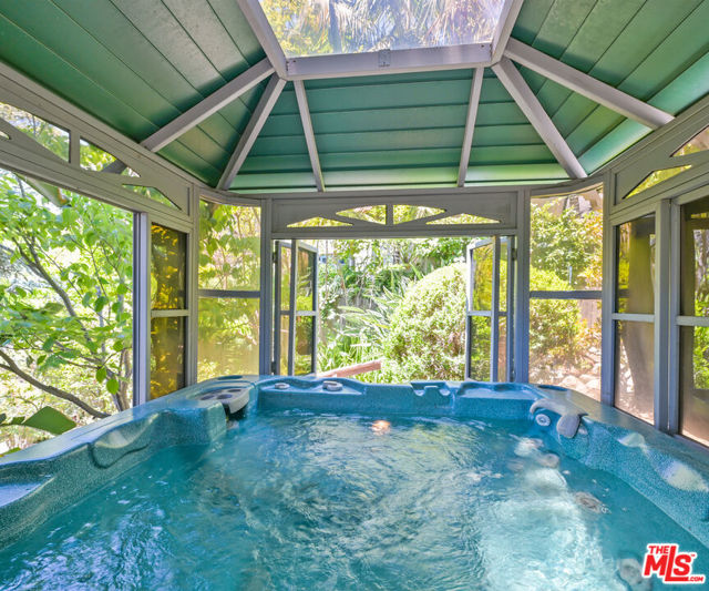 2228 Vista Del Mar Place, Los Angeles CA: https://media.crmls.org/mediaz/6801b498-e16d-4efc-a675-1f30b422bf29.jpg
