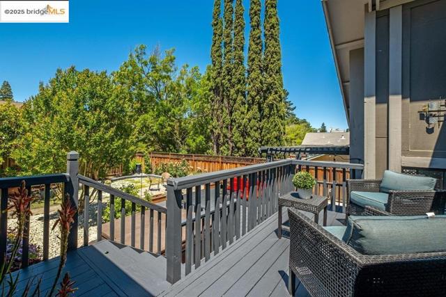 1431 Huston Rd, Walnut Creek CA: https://media.crmls.org/mediaz/6801bca8-38dc-4b14-ac7e-cf90c1add89c.jpg