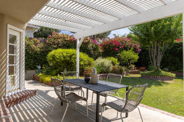 4650 Encinas Drive, La Canada Flintridge CA: https://media.crmls.org/mediaz/68023b9c-013e-4a4f-8ef3-98c937a95c69.jpg