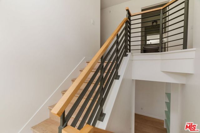 310 Washington Boulevard, Marina del Rey CA: https://media.crmls.org/mediaz/68027907-69dd-4fe8-8a95-9df40beacd3b.jpg
