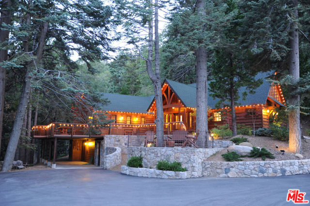365 Mittry Lane, Lake Arrowhead CA: https://media.crmls.org/mediaz/6802bed1-82f8-4908-8b57-083cde343d1a.jpg