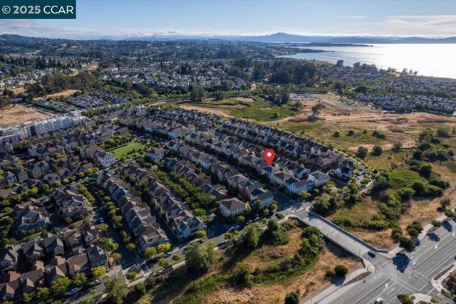 2201 Tsushima St, Hercules CA: https://media.crmls.org/mediaz/68030c7f-1f83-482a-be66-326c33d696da.jpg
