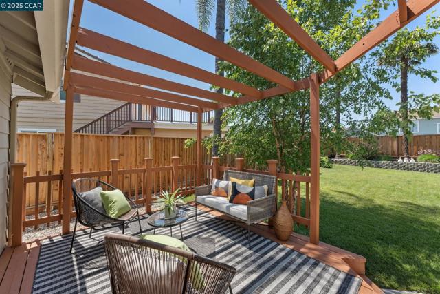 3075 Shiles Loop, Brentwood CA: https://media.crmls.org/mediaz/68036c92-4c90-4ef0-9073-12135519d3ec.jpg