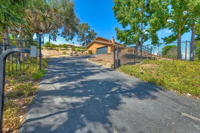 Detail Gallery Image 2 of 36 For 3203 Green Canyon Rd, Fallbrook,  CA 92028 - 3 Beds | 2 Baths