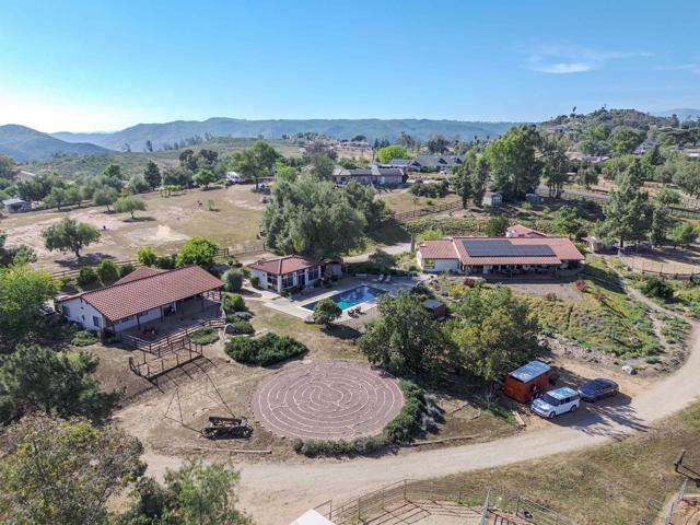 20119 Para Siempre Vista, Ramona CA: https://media.crmls.org/mediaz/68043b50-6425-41dd-940c-160136202629.jpg