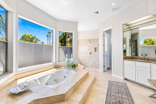 28 Clancy S Lane, Rancho Mirage CA: https://media.crmls.org/mediaz/68049539-158f-4c8e-be91-fd27b54c7656.jpg