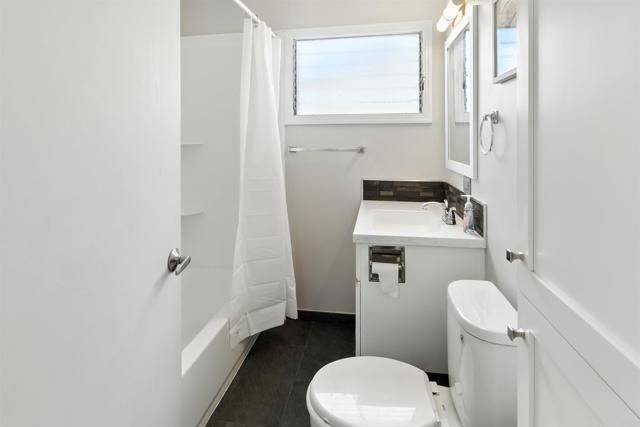 Detail Gallery Image 15 of 17 For 9352 Carlton Hill Blvd, Santee,  CA 92071 - 3 Beds | 2 Baths