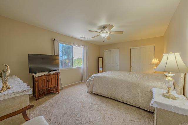 22633 Inspiration Pt, Canyon Lake CA: https://media.crmls.org/mediaz/68055680-17c1-4bdb-9493-2b815bf25570.jpg