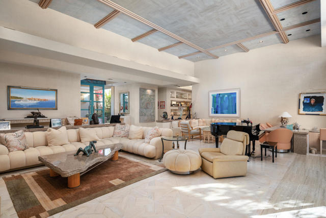 203 Kiva Drive, Palm Desert CA: https://media.crmls.org/mediaz/6805a7f1-caae-4d02-872d-8153ab970c4e.jpg
