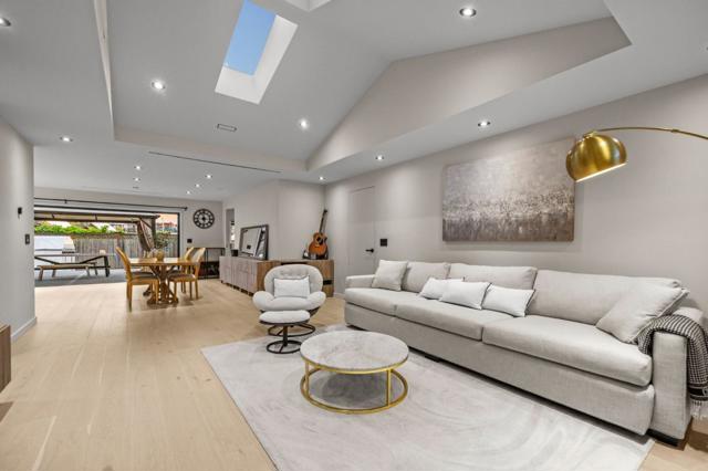 243 Aviador Avenue, Millbrae CA: https://media.crmls.org/mediaz/68060351-54f3-4709-8ccc-833ffd4eb24b.jpg