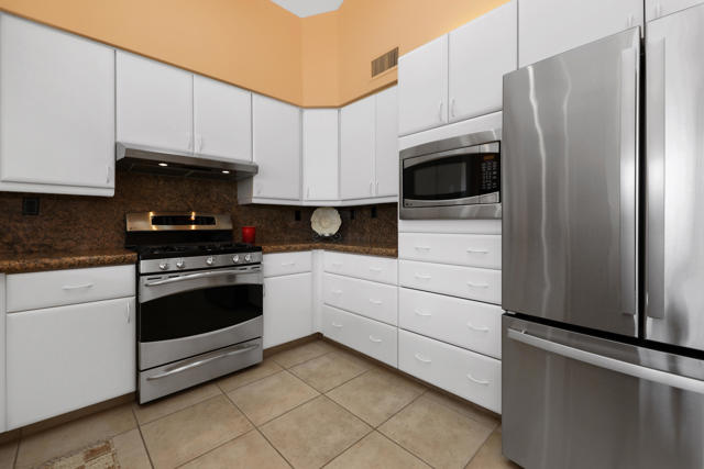 109 Deer Spring Way, Palm Desert, CA 92211