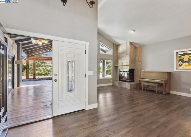 Image 5 of 60 For 8191 Highland Rd
