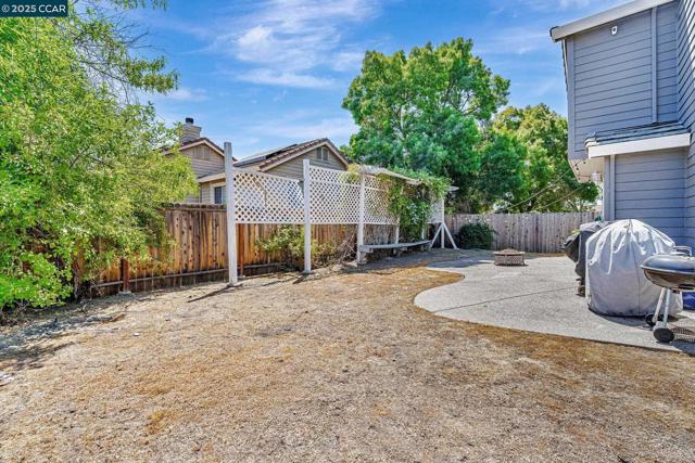 5103 Pioneer Way, Antioch CA: https://media.crmls.org/mediaz/68063004-d4a9-4dc5-b844-966a1e58b015.jpg