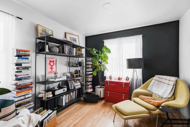 4150 Lois St, La Mesa CA: https://media.crmls.org/mediaz/68065558-b5c5-4df8-a0ea-3ef15735fe26.jpg