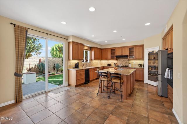 Detail Gallery Image 18 of 78 For 650 Charleston Pl, Ventura,  CA 93004 - 4 Beds | 3 Baths