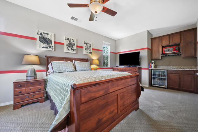 Image 13 of 39 For 80076 Bridgeport Drive