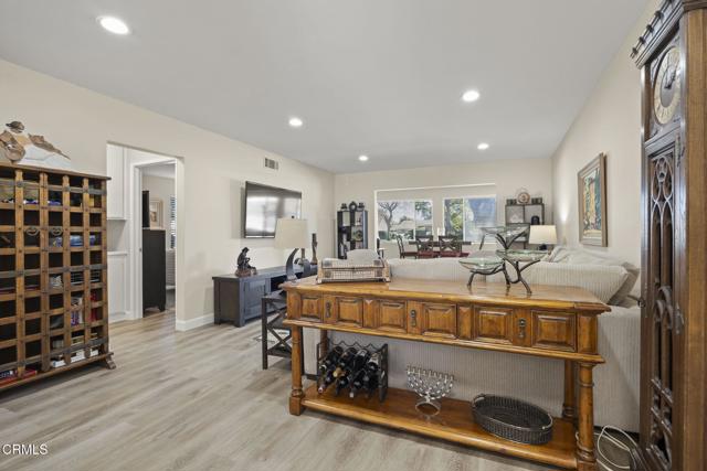 4222 Village 4, Camarillo CA: https://media.crmls.org/mediaz/68085ca0-9a6d-4e2e-88b6-375adf431ef9.jpg