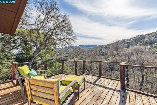 2160 Ridgewood Rd, Alamo CA: https://media.crmls.org/mediaz/6809db13-0571-48f1-9349-74576b9b4707.jpg