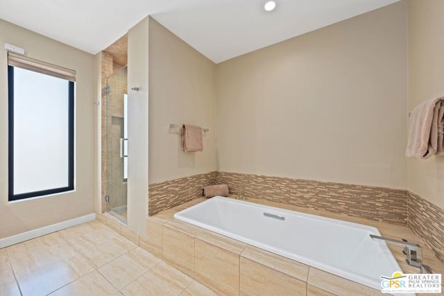 1346 E Andreas Road, Palm Springs CA: https://media.crmls.org/mediaz/6809de62-cadc-4368-bbbc-534b2f3d5bbe.jpg