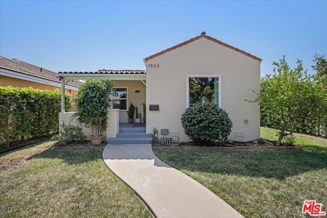 1903 S Primrose Avenue, Alhambra CA: https://media.crmls.org/mediaz/680a7b09-710a-4195-a758-5742a5002ed7.jpg