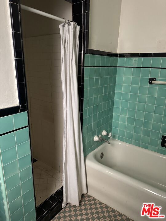 1531 Silver Lake Boulevard, Los Angeles CA: https://media.crmls.org/mediaz/680b62d3-7657-4be7-9a17-9aef30065531.jpg