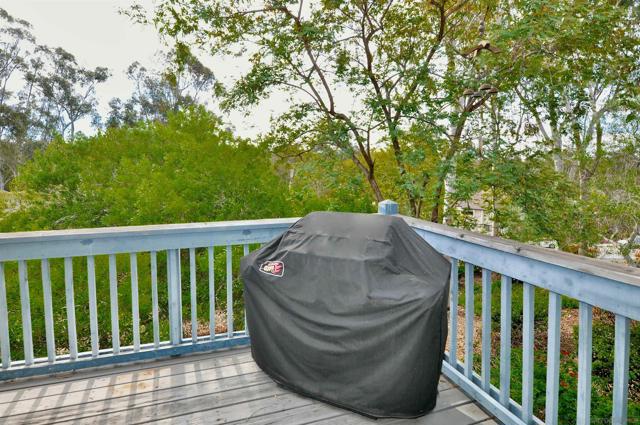 10373 Caminito Banyon, San Diego CA: https://media.crmls.org/mediaz/680b9420-5921-47e3-a025-e887a0c97c6f.jpg
