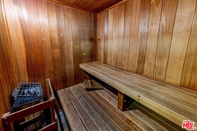 620 S Gramercy Place, Los Angeles CA: https://media.crmls.org/mediaz/680c2a39-1069-4338-9bb2-1ba14461e74e.jpg