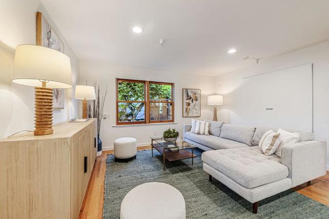 3704 Fair Oaks Avenue, Menlo Park CA: https://media.crmls.org/mediaz/680c2eca-bc1e-49bd-a93b-1197f9ccd489.jpg