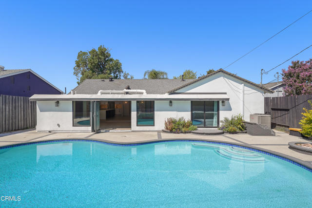 9518 Forbes Avenue, Northridge CA: https://media.crmls.org/mediaz/680c9a67-10ae-466b-8053-dce6f1dc3d11.jpg