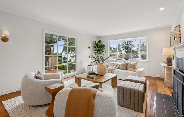 Image 8 of 58 For 3938 Oakmore Rd