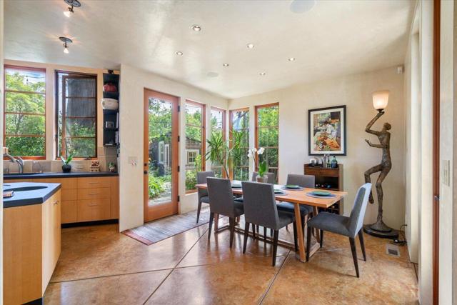705 University Avenue, Los Altos CA: https://media.crmls.org/mediaz/680d713b-0c8e-403a-84ec-50e1253558cc.jpg