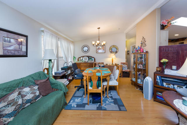 94 Camino Algarve, Camarillo CA: https://media.crmls.org/mediaz/680e8c86-4e1e-4524-86b5-966a99b17fb8.jpg