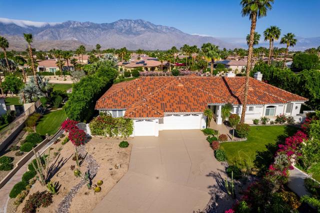 35010 Vista Del Ladero, Rancho Mirage CA: https://media.crmls.org/mediaz/680f2040-3279-4a11-b048-a7e8231b662f.jpg