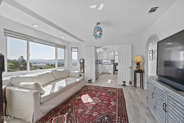 Detail Gallery Image 16 of 56 For 542 San Clemente Way, Camarillo,  CA 93010 - 4 Beds | 2/1 Baths