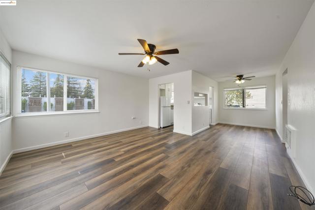 100 Carolina St, Vallejo CA: https://media.crmls.org/mediaz/68106383-6b86-42c6-aabe-85e69e1386c5.jpg