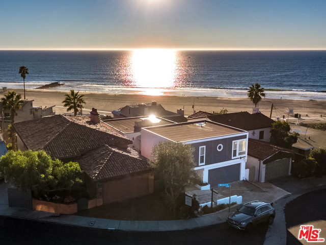 228 REDLANDS Street, Playa del Rey, California 90293, 3 Bedrooms Bedrooms, ,1 BathroomBathrooms,For Sale,REDLANDS,18388320