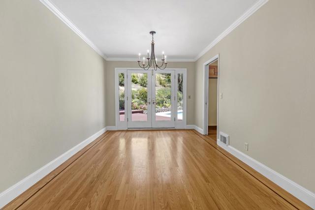 10 Banff Way, Pacifica CA: https://media.crmls.org/mediaz/681193d5-9beb-431b-9bb5-5a169e3b5850.jpg
