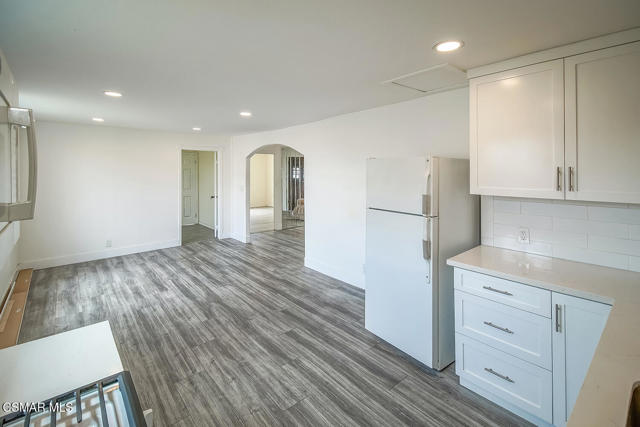 1520 W 107th Street, Los Angeles CA: https://media.crmls.org/mediaz/68121977-50f3-4a1a-95b3-9dcd061932d3.jpg