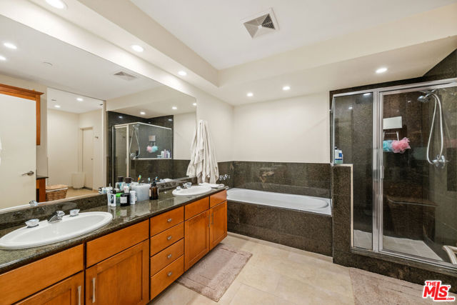 2111 S Beverly Glen Boulevard, Los Angeles CA: https://media.crmls.org/mediaz/681228bd-295c-40e0-aa0b-89c8435a3cb9.jpg