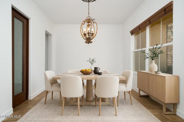 4940 Corral Street, Simi Valley CA: https://media.crmls.org/mediaz/68138e64-1f84-4d92-a5d8-1f1147efb8bb.jpg