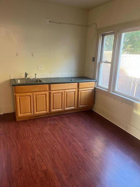 395 S 13th Street, San Jose CA: https://media.crmls.org/mediaz/6813be6a-aff3-4287-9821-8e0fdc13d8f7.jpg