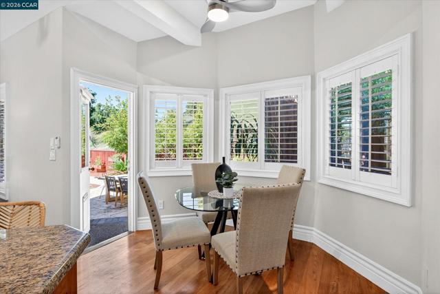 951 Redwood Dr, Danville CA: https://media.crmls.org/mediaz/6814121c-9957-4a31-ad77-25a105ef2611.jpg