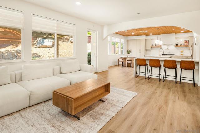 10528 Pinion Trl, Escondido CA: https://media.crmls.org/mediaz/68167402-27cb-4dd0-95c5-40524d535360.jpg