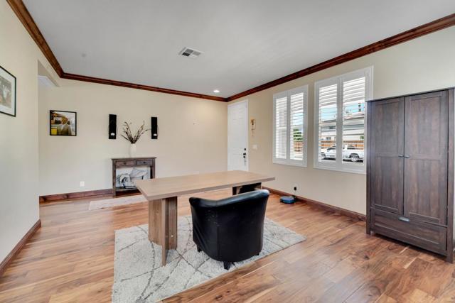 2369 S Creekside Drive, Los Banos CA: https://media.crmls.org/mediaz/68167e0a-9bc7-4bd3-87a3-7d0fee7e34bb.jpg