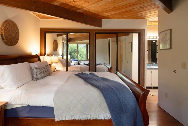 25275 Arriba Del Mundo, Carmel CA: https://media.crmls.org/mediaz/6816ab2f-543f-4645-819e-b4c39f7e6836.jpg