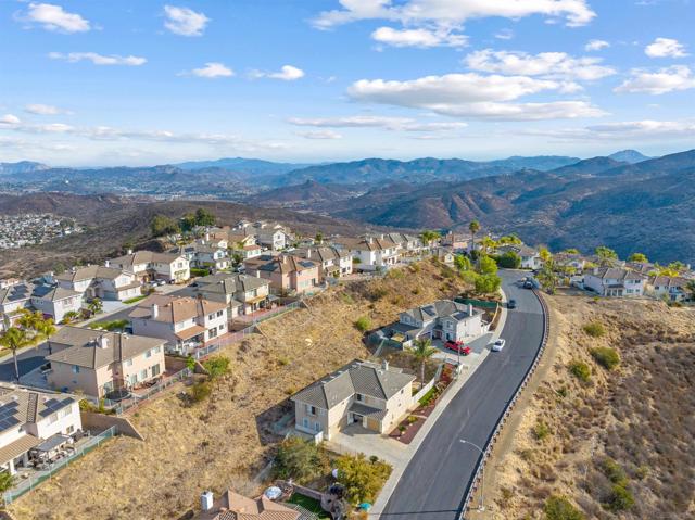 2168 Pointe Parkway, Spring Valley CA: https://media.crmls.org/mediaz/6816e820-edbd-4cc6-94e9-7ffac41bb99a.jpg