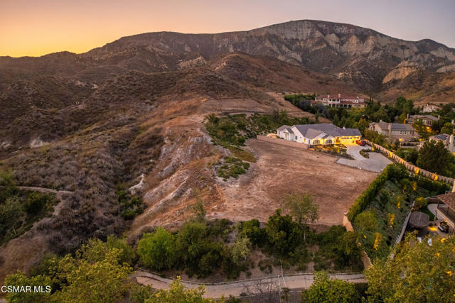 4221 Goldstone Lane, Simi Valley CA: https://media.crmls.org/mediaz/68174e3c-3f2a-4d42-8110-8ba5403c3812.jpg
