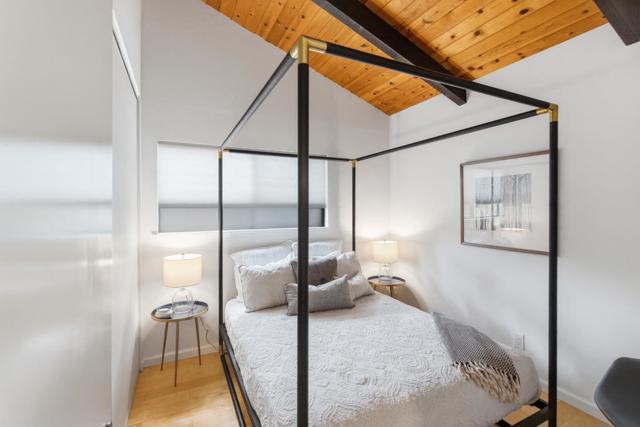 2343 Arrowhead Drive, Oakland CA: https://media.crmls.org/mediaz/6817843b-c604-456a-9333-bbb5953af575.jpg